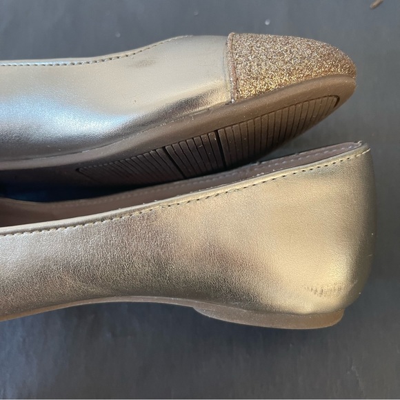 The Children’s Place Gold and Glitter Slip on Ballet Type Shoes Size 12 - Picture 4 of 8